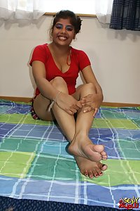 Indian Gorgeous Big Tits Babe Rupali