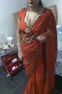 Indian Chubby Aunty Mehreen Saree Stripped Naked